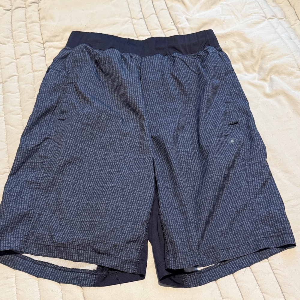 Gaiam Men's Blue Patterned Athletic Shorts